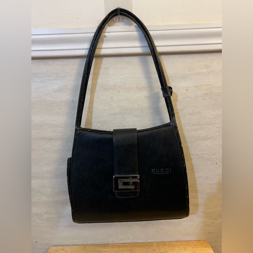 Fashion Inspired Black Leather Shoulder Bag Silver-Tone G